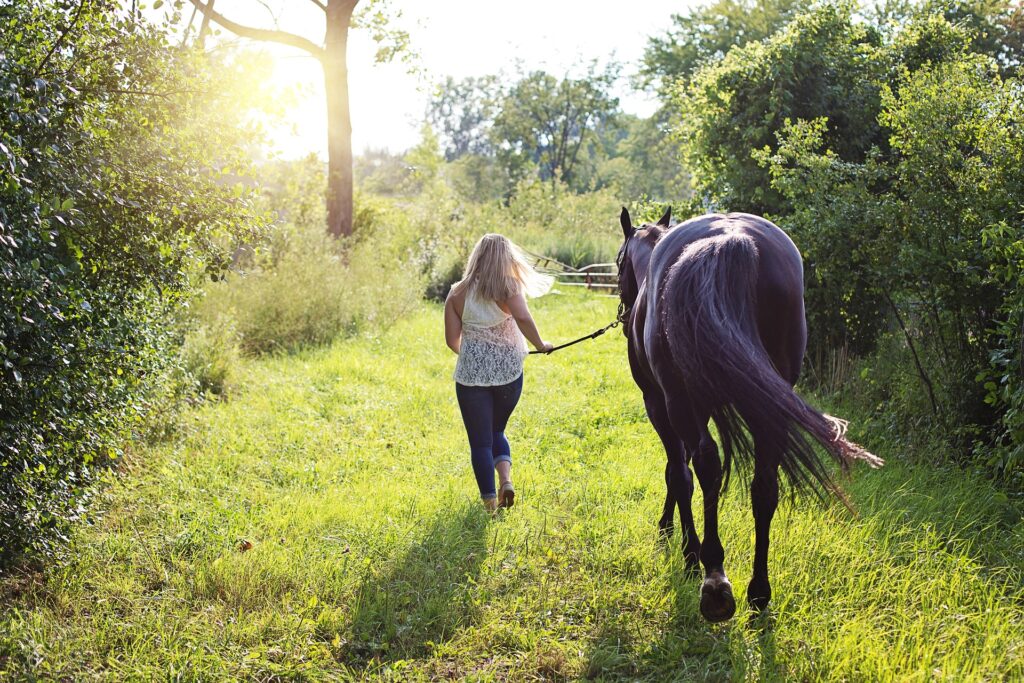 Jízda na koni je i o přátelství mezi jezdkyní a koněm.